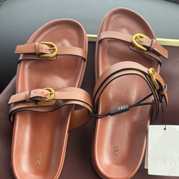 Zara Women's Tan Sandals with Gold Accents - Picture 3 of 9